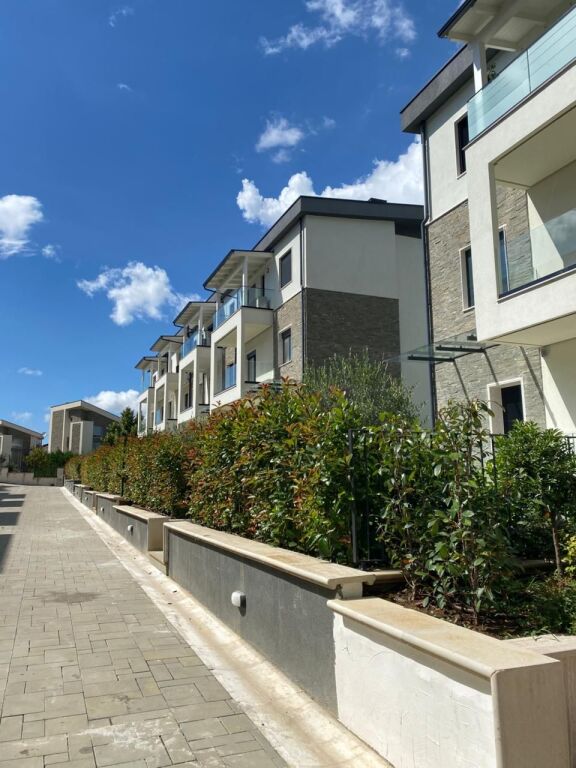 For sale, Triplex 4+1+3+4 Parking Spaces, Grey Stone Residence, Dry Lake