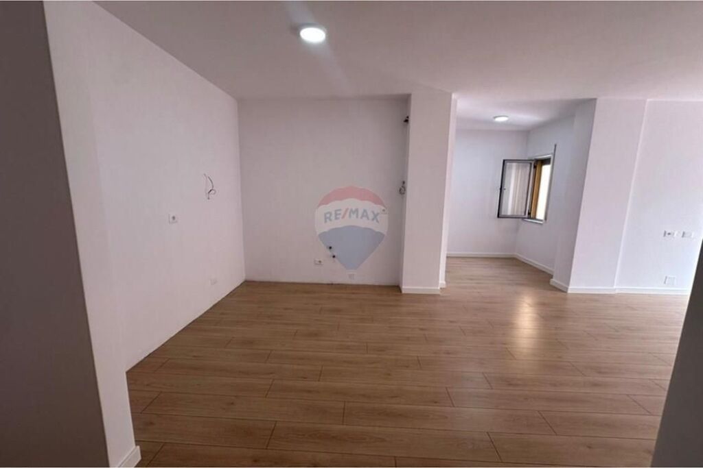Appartamento 2+1 in vendita Ilira Spiaggia Durazzo