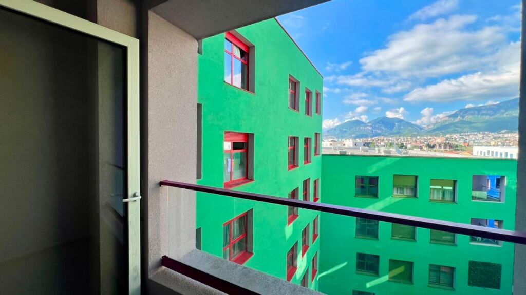 For Rent: 1+1 Apartment 📍 Ali Demi (Mangalem Complex) - 5th Floor - 40,000 ALL/Month - Area: 60m² || Quick access to Tirana’s main road connections 🚗