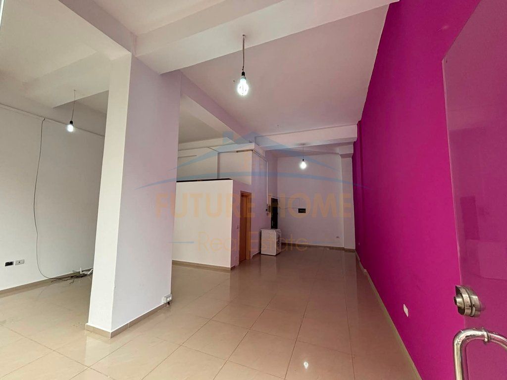 Affitto, Locale Commerciale, Viale Migjeni, Yzberisht