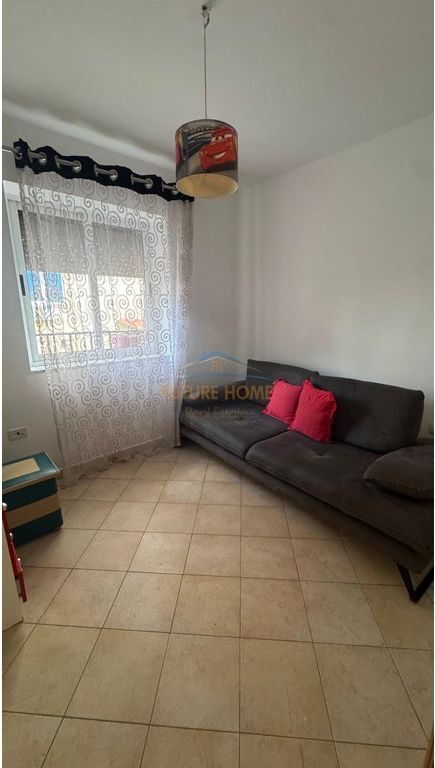 Qera Apartament 3+1, Rruga Fortuzi,Tiranë