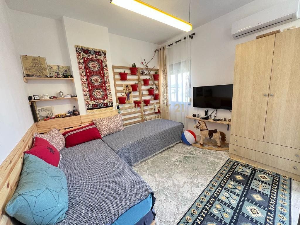 VENDIAMO MONOLOCALE VICINO AL PONTE DI KAVAJË !!!