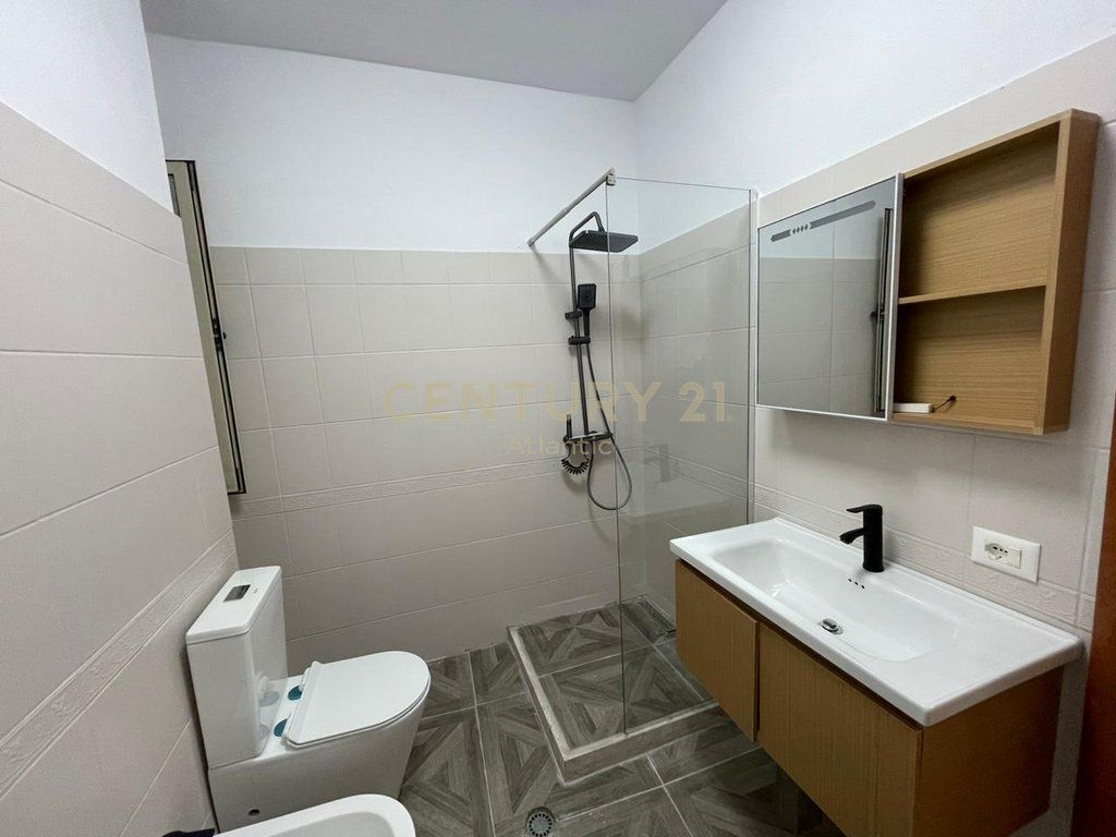 VENDESI APPARTAMENTO 2+1 A SPIAGGIA ILIRIA DURAZZO 149.000 €
