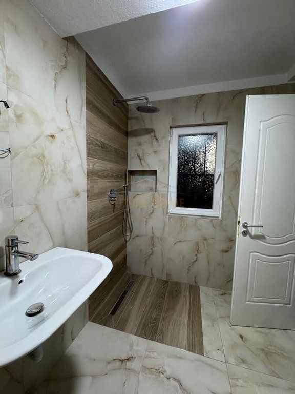 Rent, Apartment 2+1+2, Kongresi i Manastirit Street