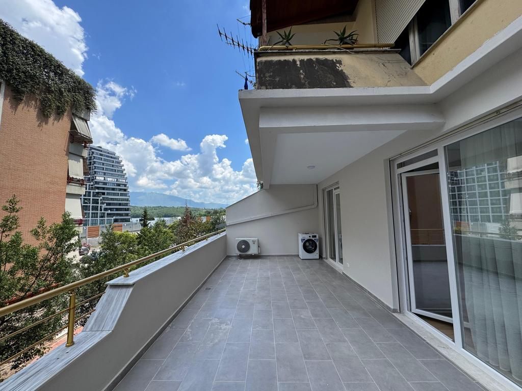 Modern 1+1 apartment for rent with veranda near the Botanical Garden! 750 € /Month