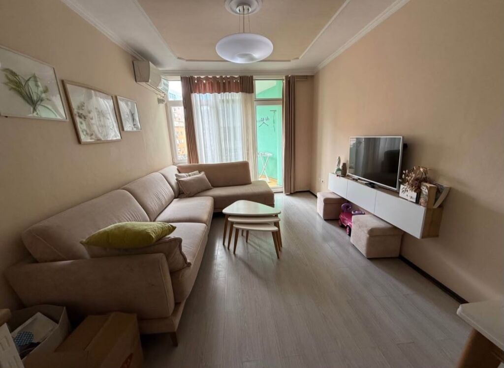 For rent 2+1 apartment at Komuna e Parisit