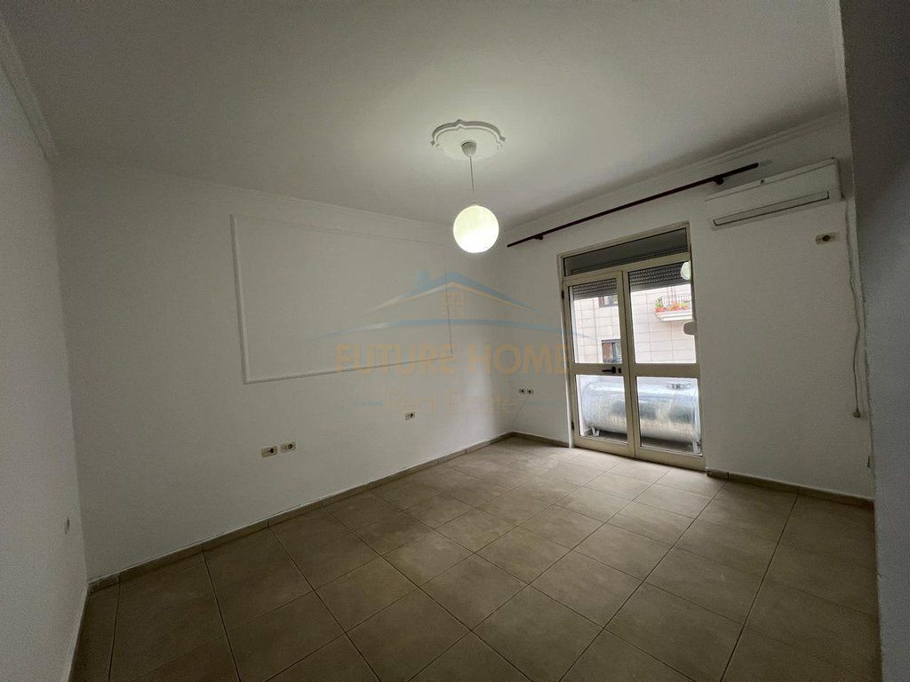 Rent, Apartment 2+1+Balconies, Zogu I Boulevard