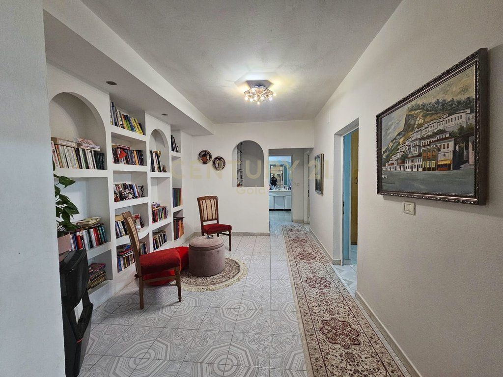 APARTMENT FOR SALE 2+1 NEAR DESHMORET E LIRISE SCHOOL !