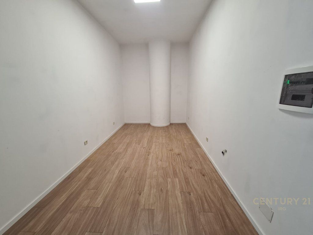 SPAZI COMMERCIALI IN AFFITTO PRESSO GOLDEN TOWER – MINE PEZA
