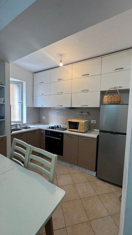 Qera Apartament 3+1, Rruga Fortuzi,Tiranë