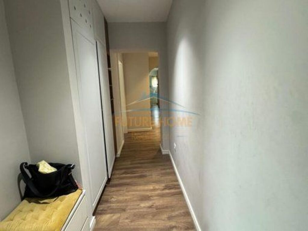 For sale, Apartment 3+1+2, 21 Dhjetori, Tirana