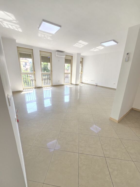 Office for rent on Kavaja street
