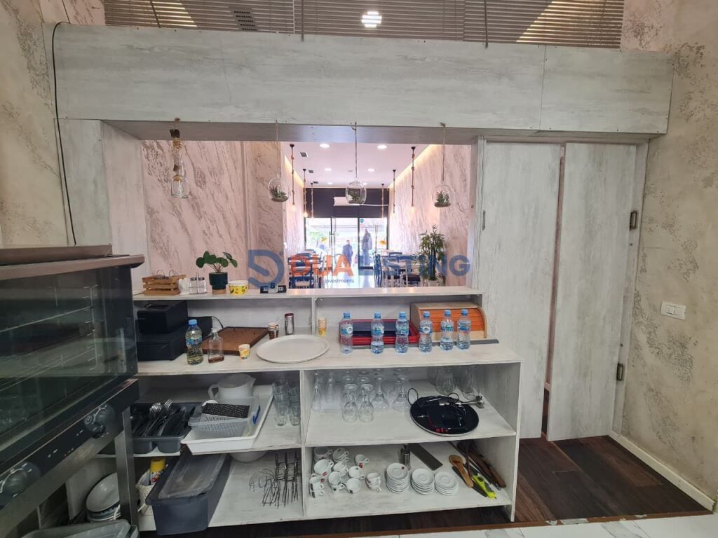 LOCALE COMMERCIALE IN AFFITTO IN PIAZZA WILSON – POSIZIONE PREMIUM, PIANO TERRA, FRONTE STRADA