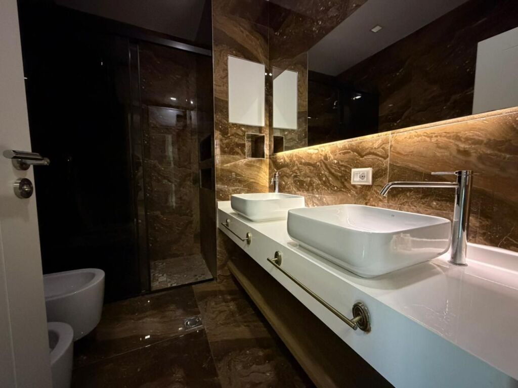 Apartment 2+1+Yard+Parking for rent at Montesori School near the Dry Lake.