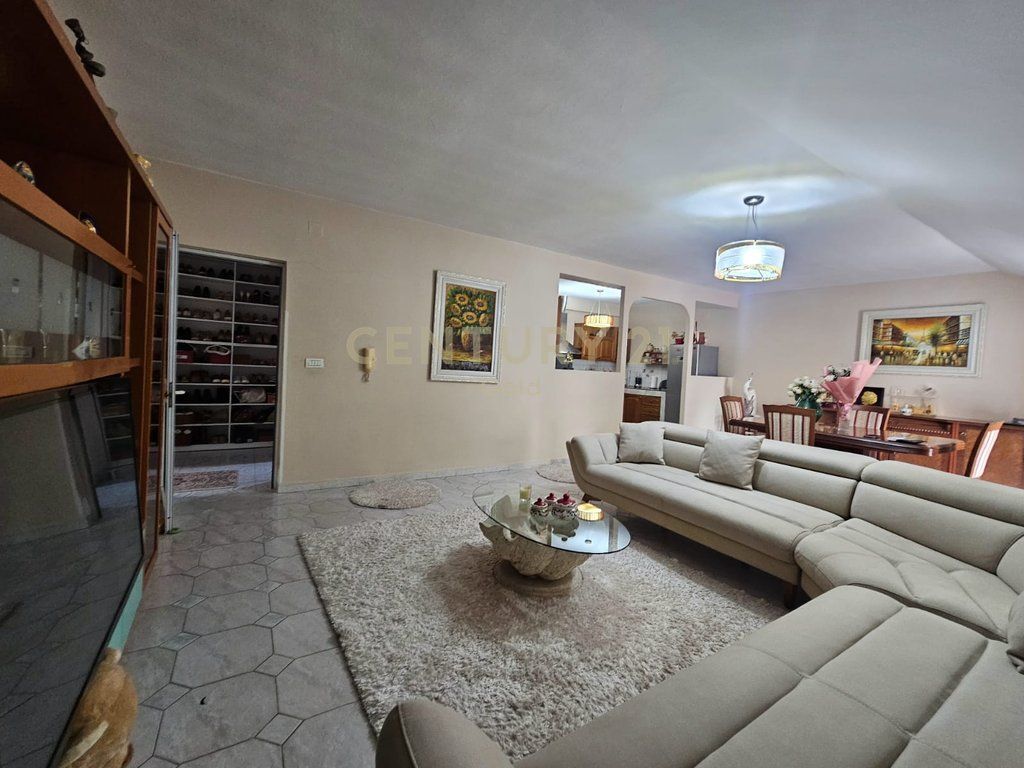 APARTMENT FOR SALE 2+1 NEAR DESHMORET E LIRISE SCHOOL! 285,000 €