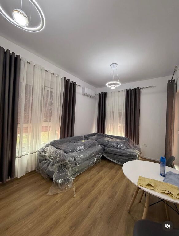 🏢In the Ali Demi area, Rezidenca Kadiu offers for rent a 1+1 apartment, newly furnished 42,000Leke
