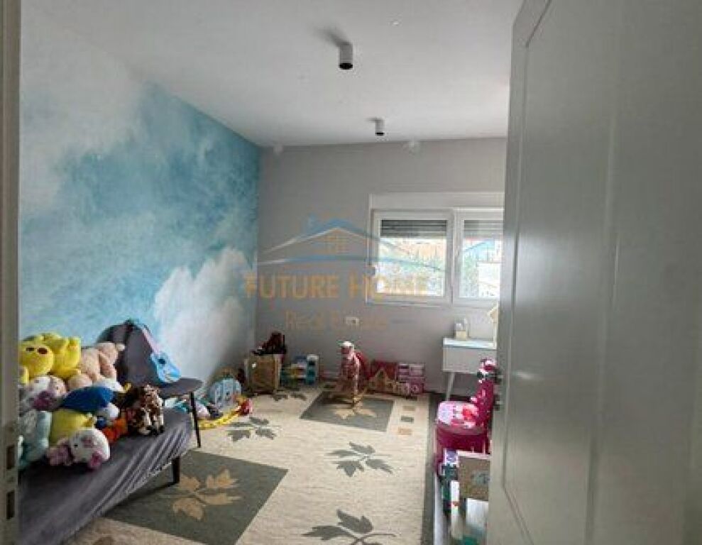 For sale, Apartment 3+1+2, 21 Dhjetori, Tirana