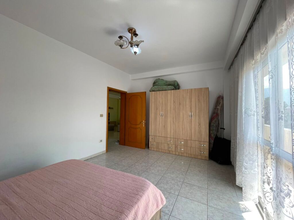 Apartament  2+1 per qira tek Farmacia 10.