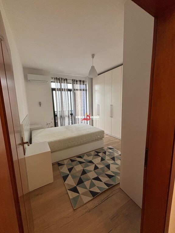 Appartamento 3+1+2 wc+3 balconi in affitto in Rruga e Kavajës, Tirane (ID4231499)