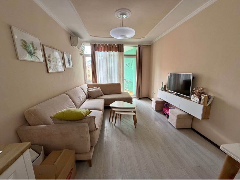For rent 2+1 apartment at Komuna e Parisit