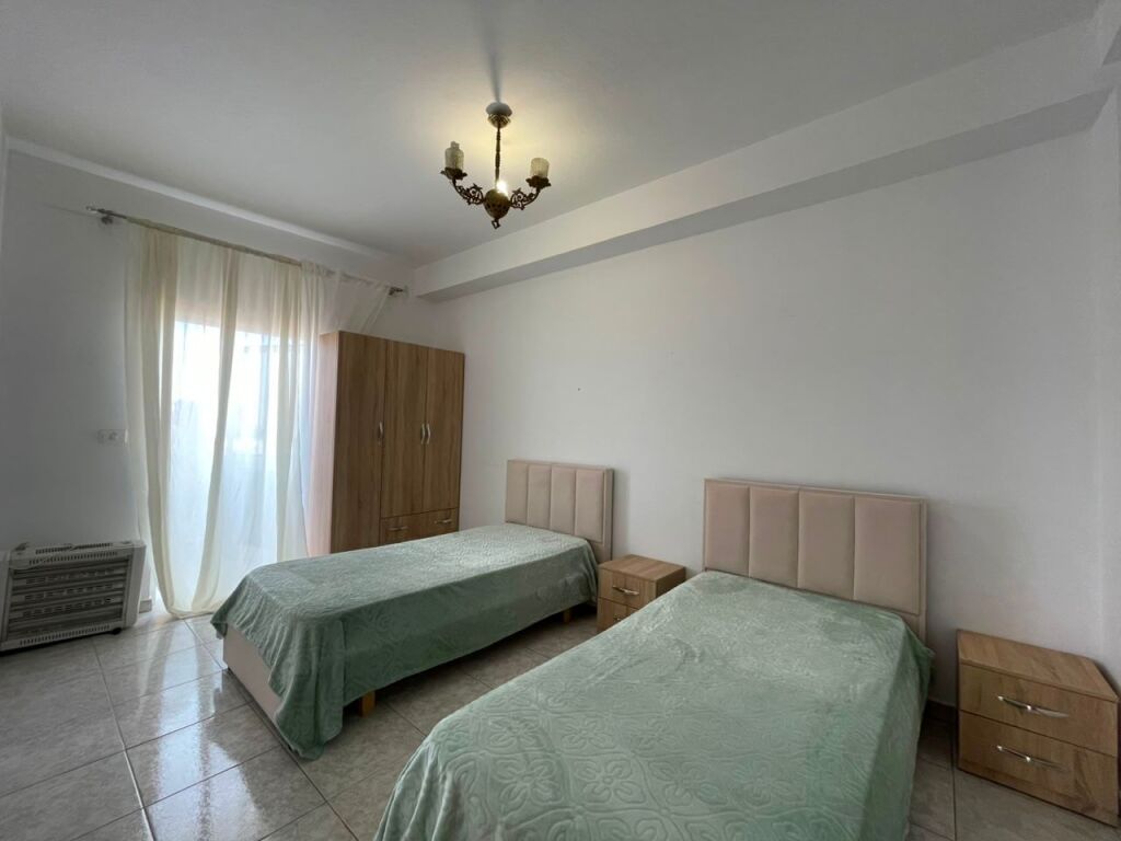 Apartament  2+1 per qira tek Farmacia 10.