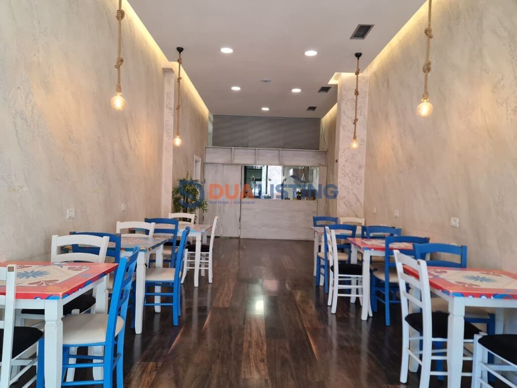 LOCALE COMMERCIALE IN AFFITTO IN PIAZZA WILSON – POSIZIONE PREMIUM, PIANO TERRA, FRONTE STRADA