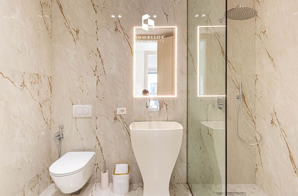 In Affitto: Ufficio di Lusso. 2+1+2wc  - 93m² - 1° Piano (Liqeni Thate - Radisson)🔥Frontalmente alla Strada | Super opportunità✨️ 1400€/Mese 💶💶
