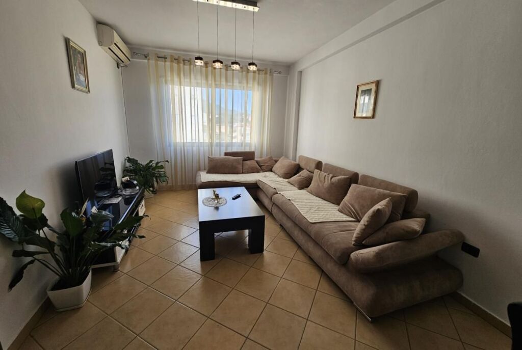 Vicino al Ristorante Freskut Appartamento 2+1 Arredato in Vendita!