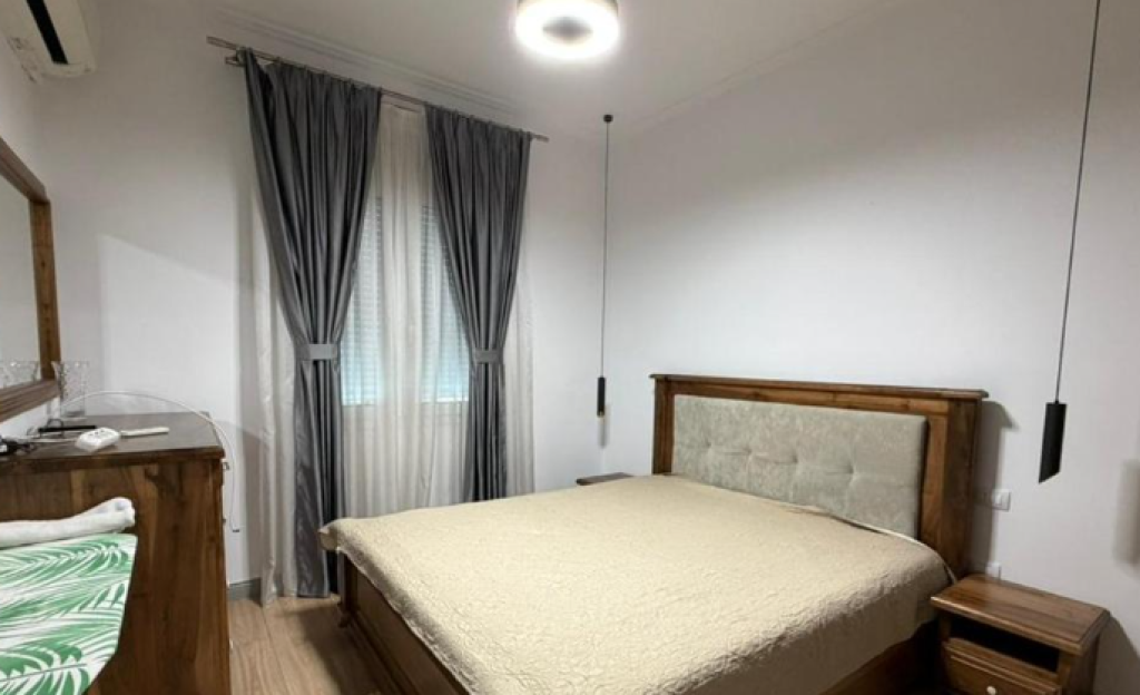 Rruga e Durresit, Apartament 2+1 me Qira