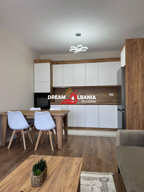 Affittasi appartamento 2+1 a Univers City vicino a QTU, Tirana (ID42215576)
