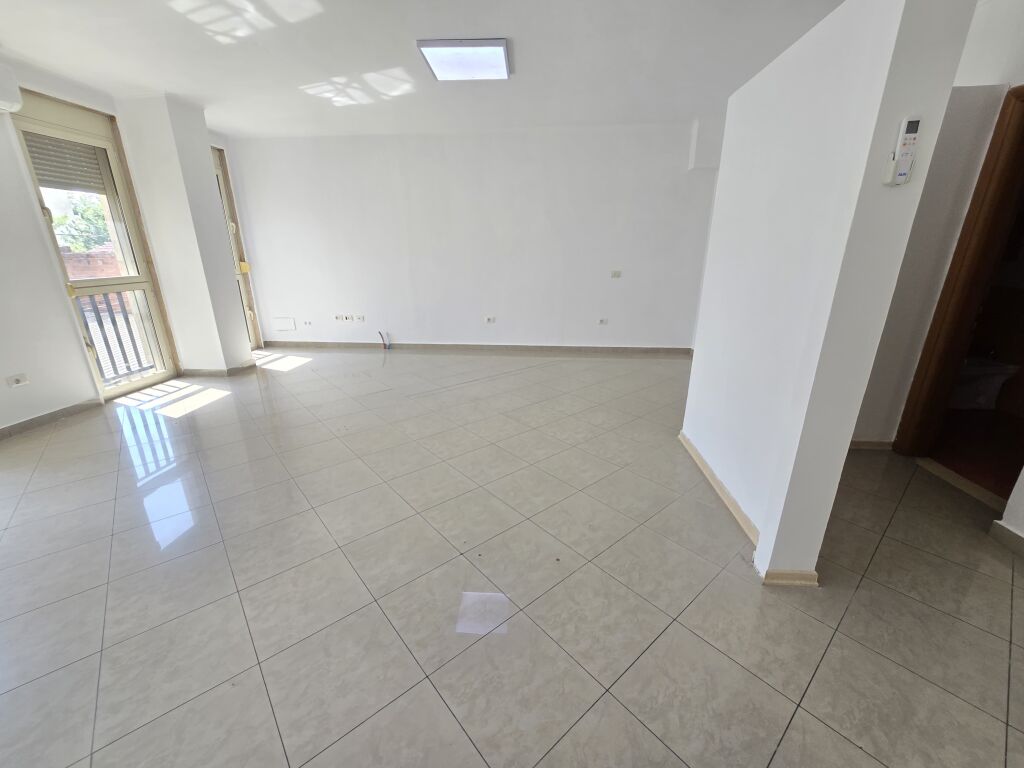 Office for rent on Kavaja street