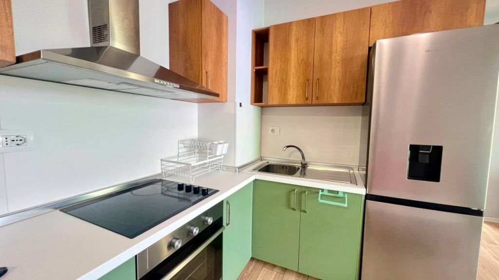 For Rent: 1+1 Apartment 📍 Ali Demi (Mangalem Complex) - 5th Floor - 40,000 ALL/Month - Area: 60m² || Quick access to Tirana’s main road connections 🚗