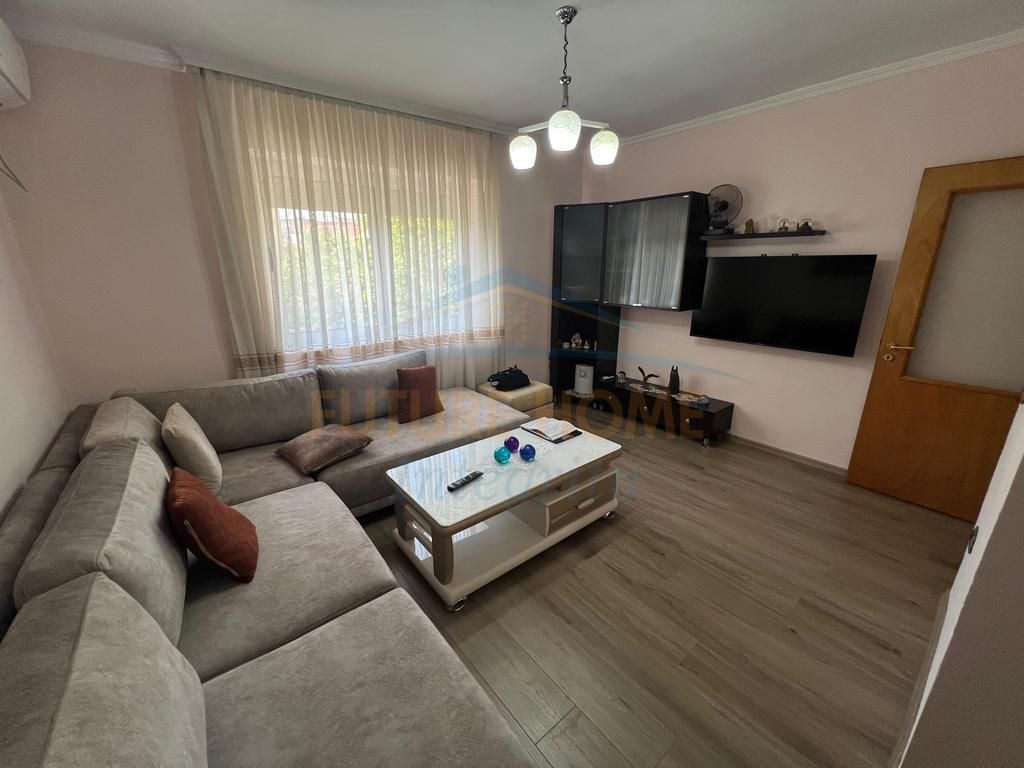 VENDESI APPARTAMENTO 2+1 A ALI DEM