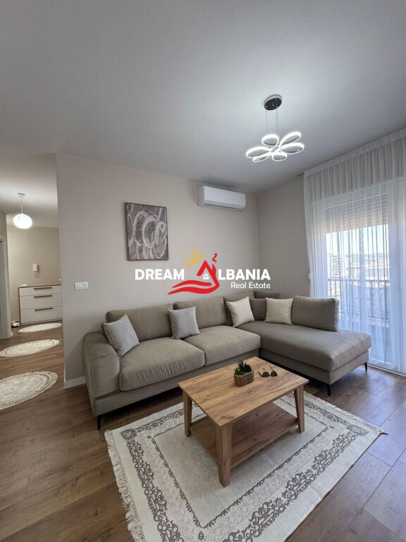 Affittasi appartamento 2+1 a Univers City vicino a QTU, Tirana (ID42215576)
