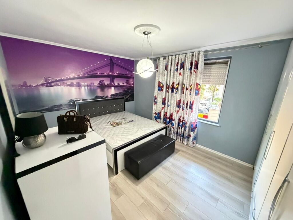 Jepet me qira apartamet 2+1 . Tek oxhaku,spitalet nene tereza, 450 mije lek ne muaj