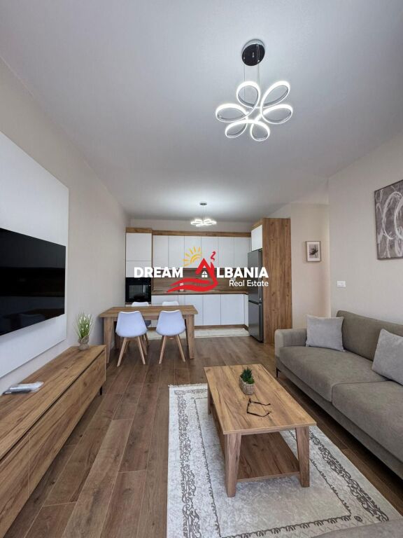 Affittasi appartamento 2+1 a Univers City vicino a QTU, Tirana (ID42215576)
