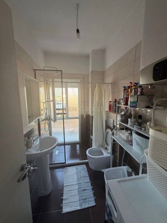 Apartment 1+1 for sale near Selvisë, at 4 Dëshmorët Street