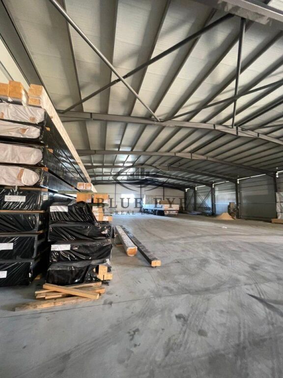 Warehouse for rent near the Royal roundabout, Kenetë