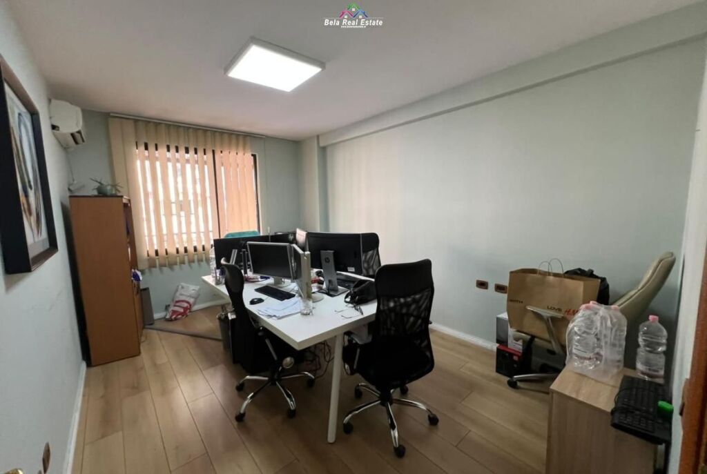 Ufficio in Affitto 2+1 Vicino a 21 Dhjetori (ID BZ2985) Tirana