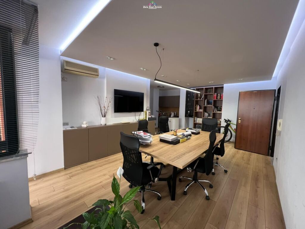 Ufficio in Affitto 2+1 Vicino a 21 Dhjetori (ID BZ2985) Tirana