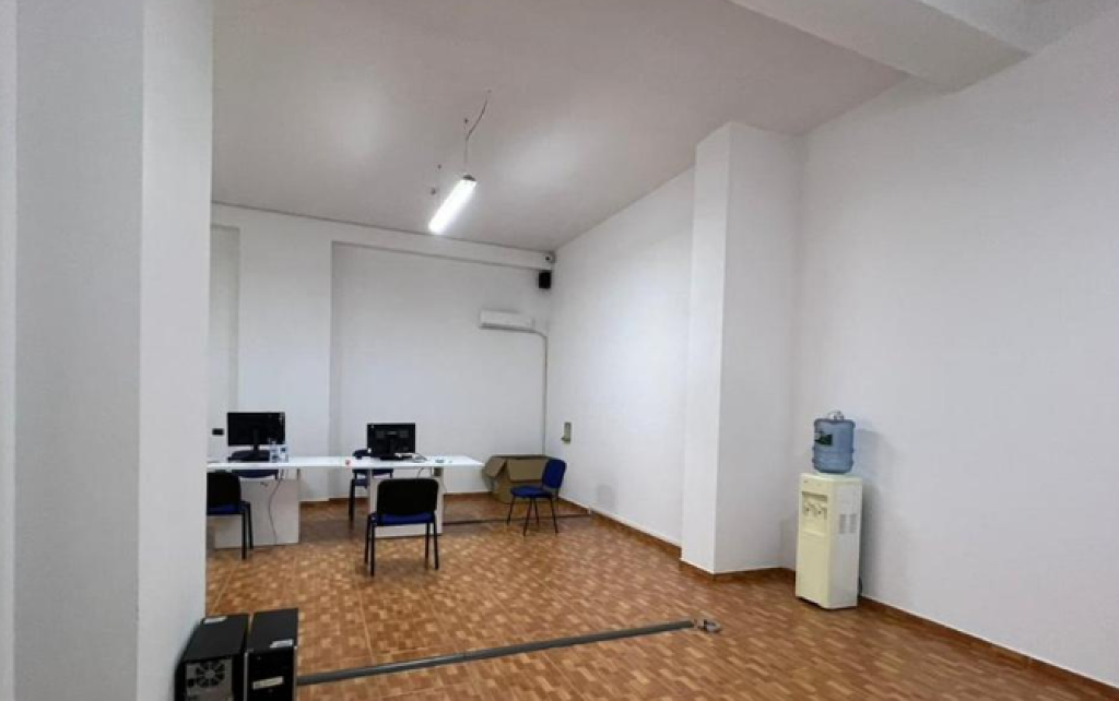 Rruga e Durresit, Apartament 2+1 me Qira