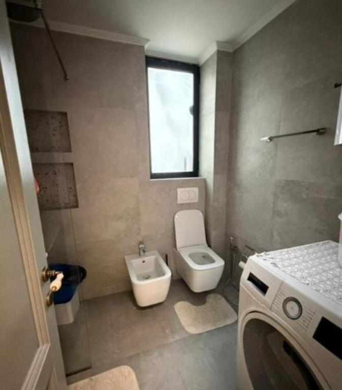 Rruga e Durresit, Apartament 2+1 me Qira