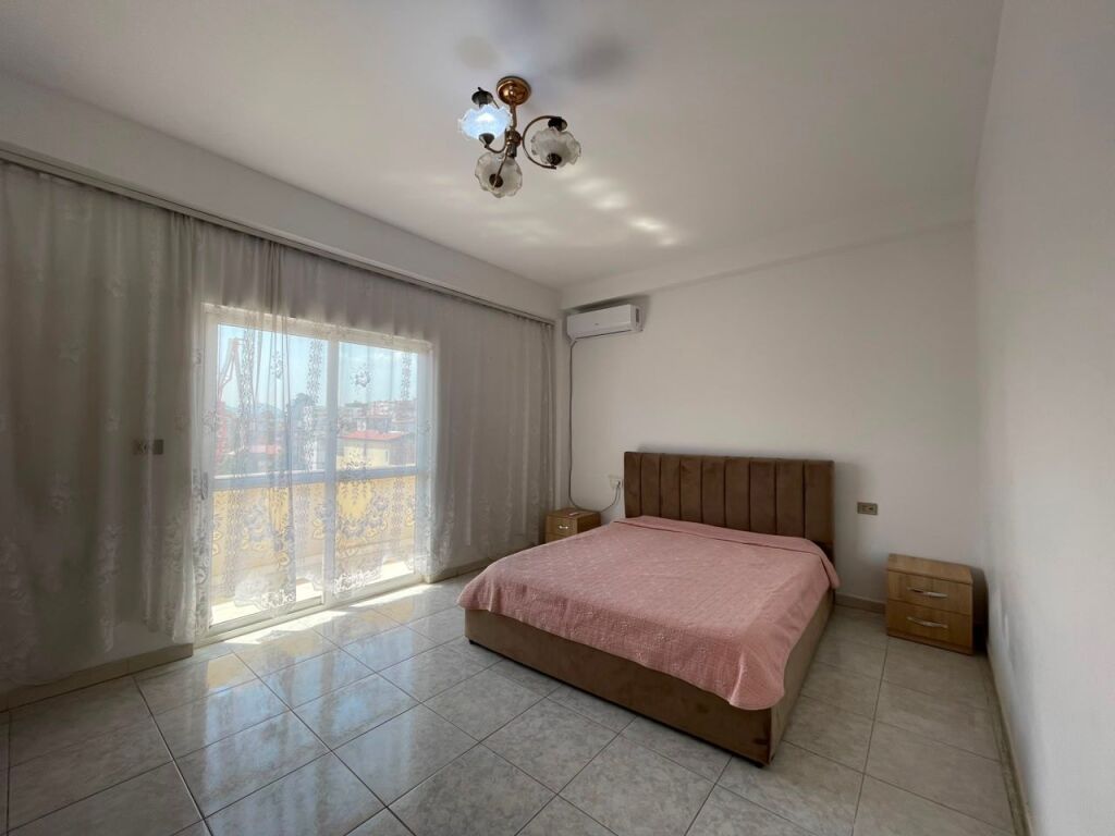 Apartament  2+1 per qira tek Farmacia 10.