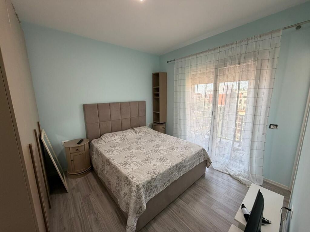 🏡 Jepet me qera apartament 2+1 + 2 tualete📍 Rruga e Dibres, prane Vila Goldi ✨💰 Cmimi: 65.000 leke/muaj
