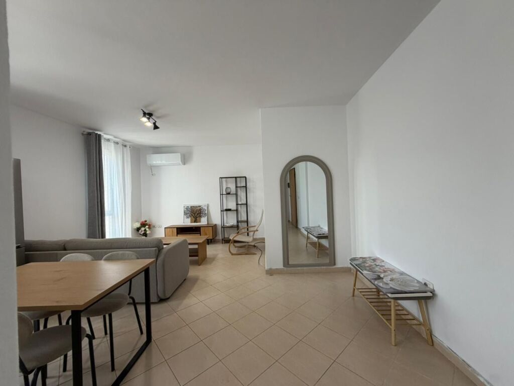 Apartment for rent in Komuna e Parisit