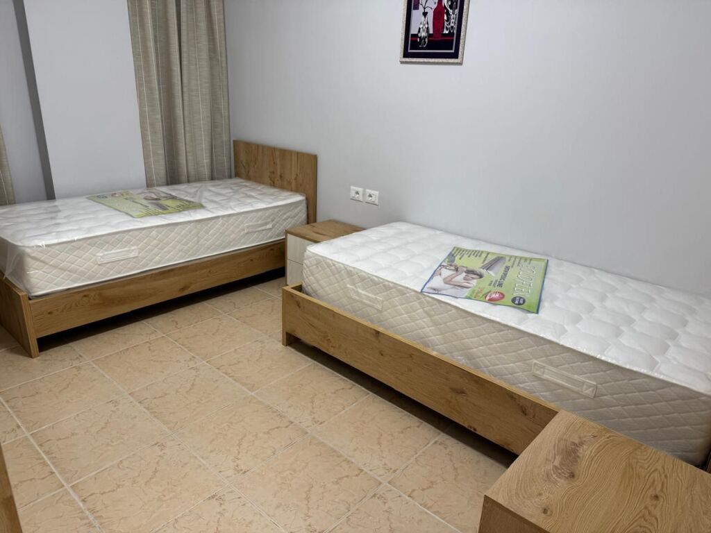 🏢Bulevardi i Ri,Rruga Filip Jano rents apartment 2+1+2+2 parking spots, furnished.80,000Leke