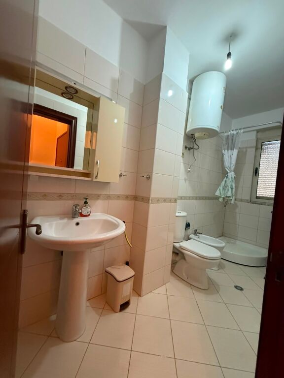 QERA APARTAMENT 2+1+2 UNAZA RE