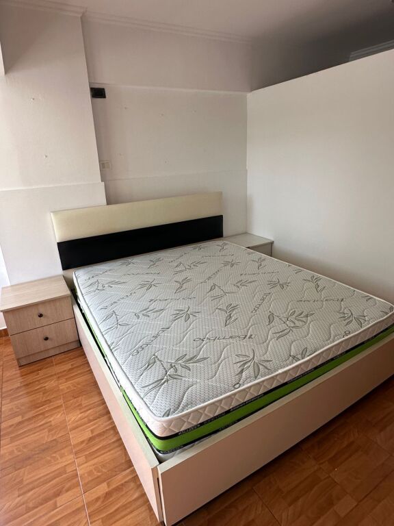 1+1,i mobiluar te pallatet e arabit laprake,400 euro