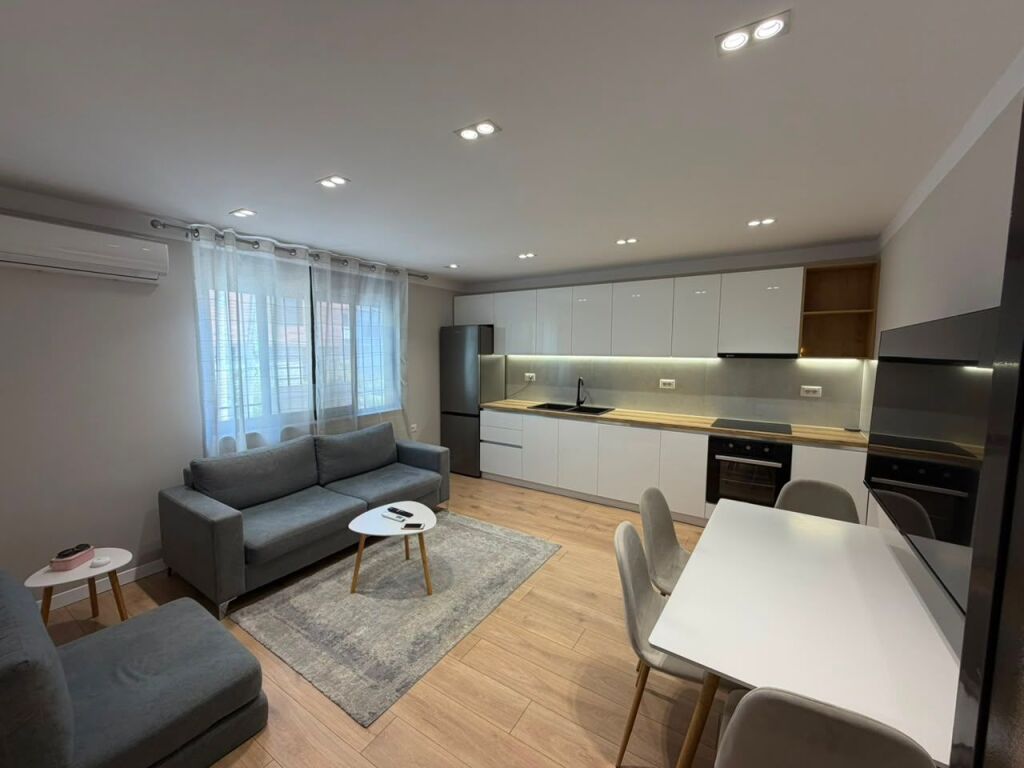 📣 QERA SUPER Apartament 1+1 📍 Prane Shkolles Se "Kuqe" 🛣️ Rruga "Qemal Stafa" ✨