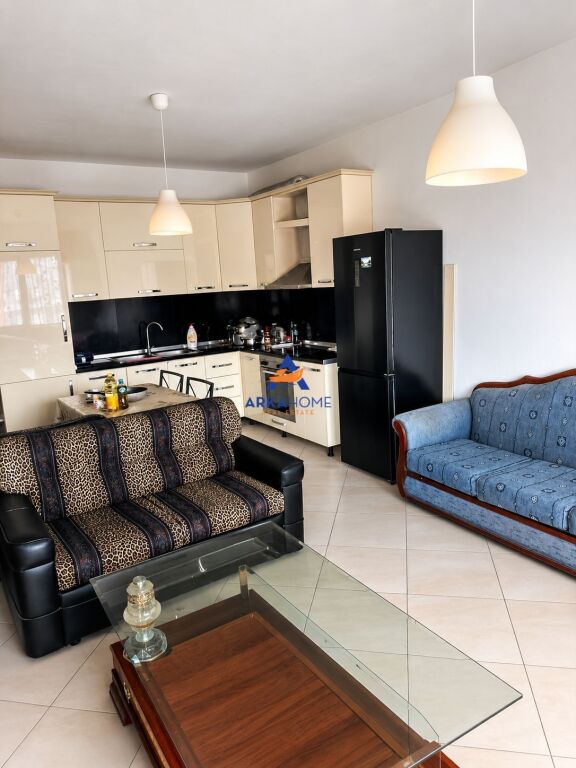 SHITET APARTAMENT 1+1+BALLKON "PRANË PASTICERI LIKËS, MISTO MAME" 10500000 LEKË